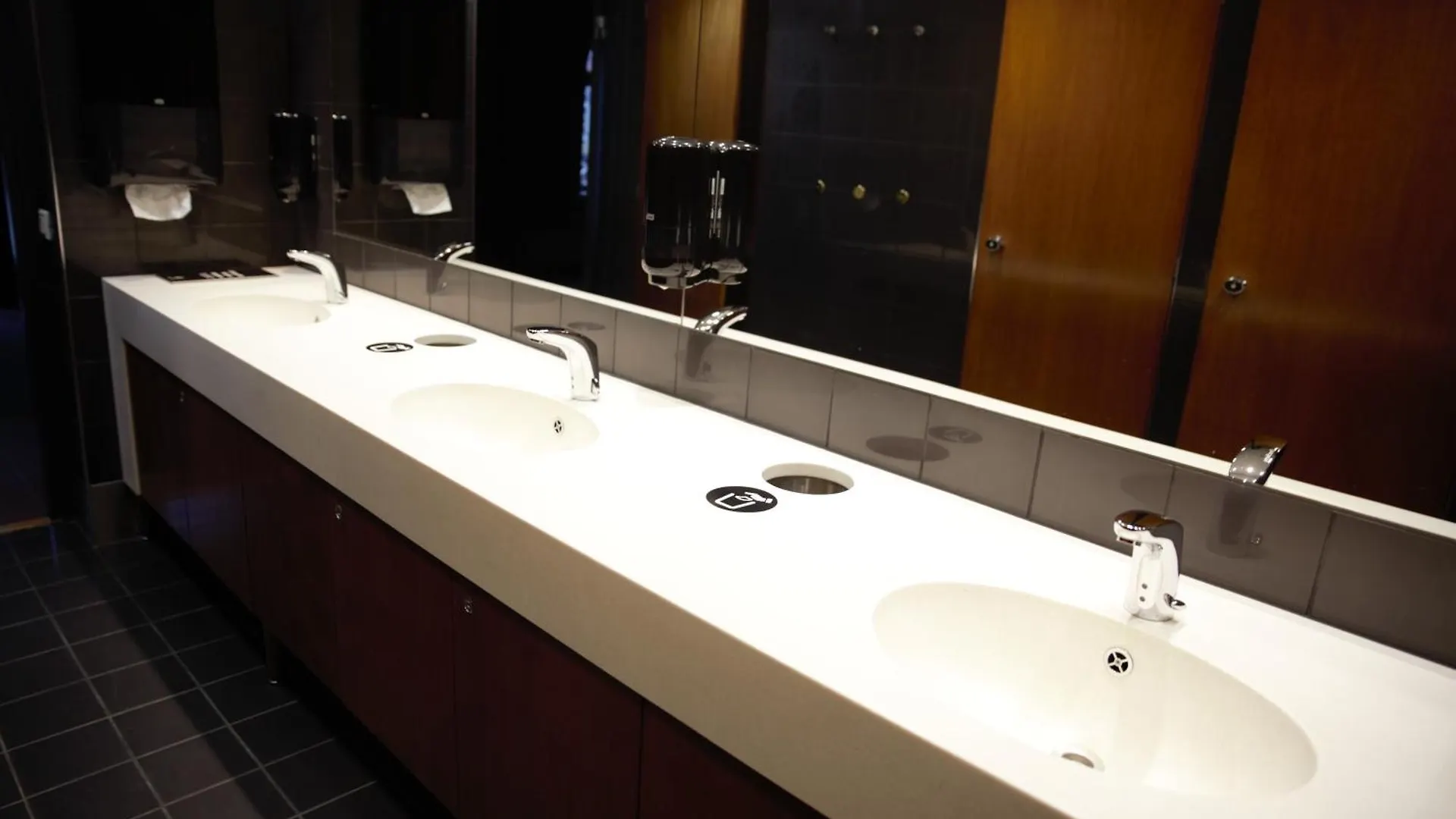 Parque de Campismo Indoor Camping Helsinki Hotel