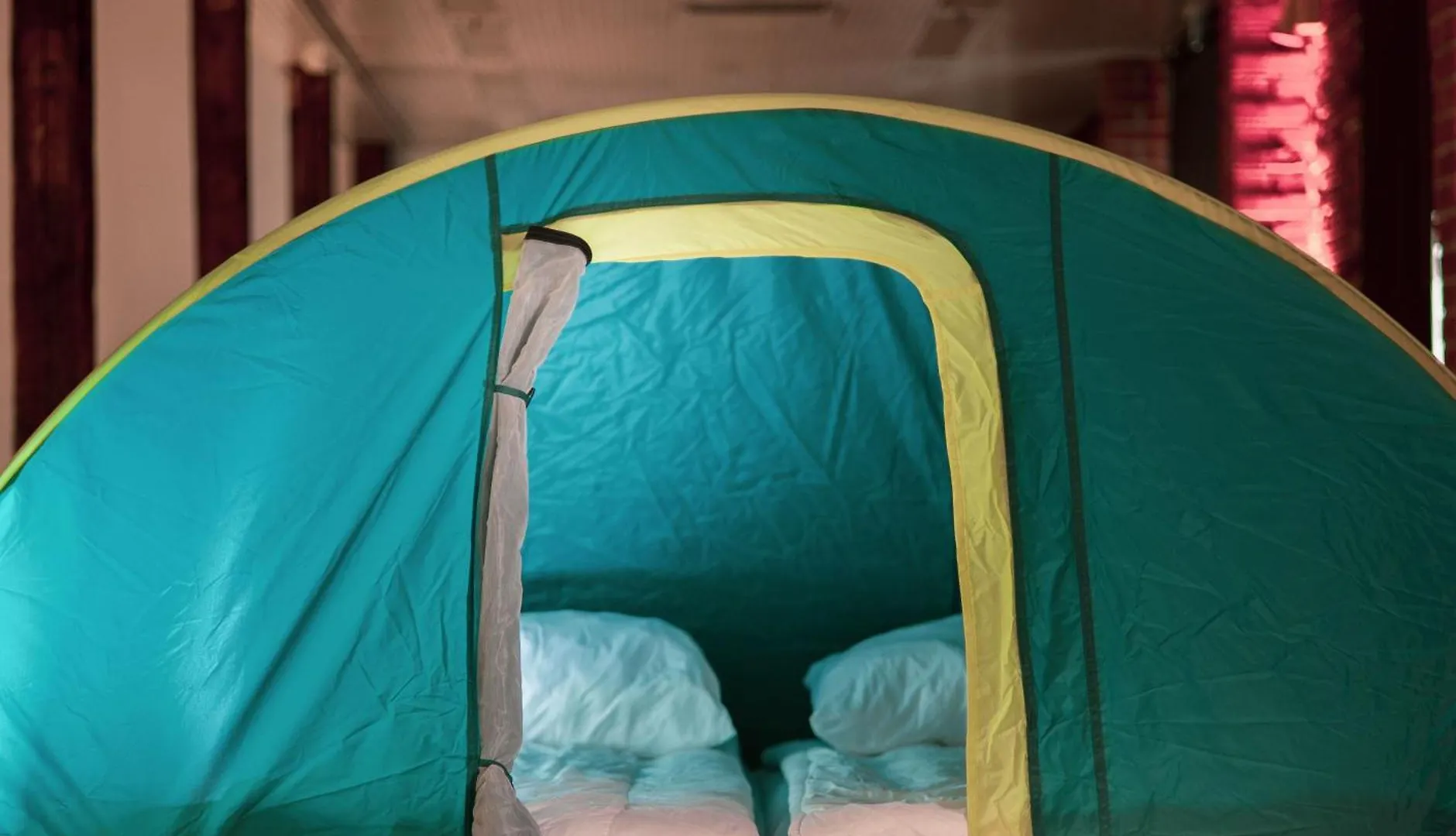 Parque de Campismo Indoor Camping Helsinki Hotel